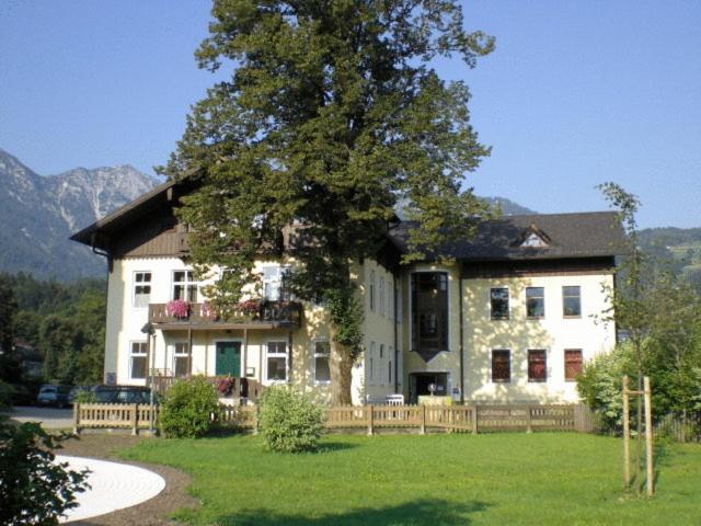 Luise Wehrenfennig & Haus Eva Hotel Бад Гойзерн Екстериор снимка