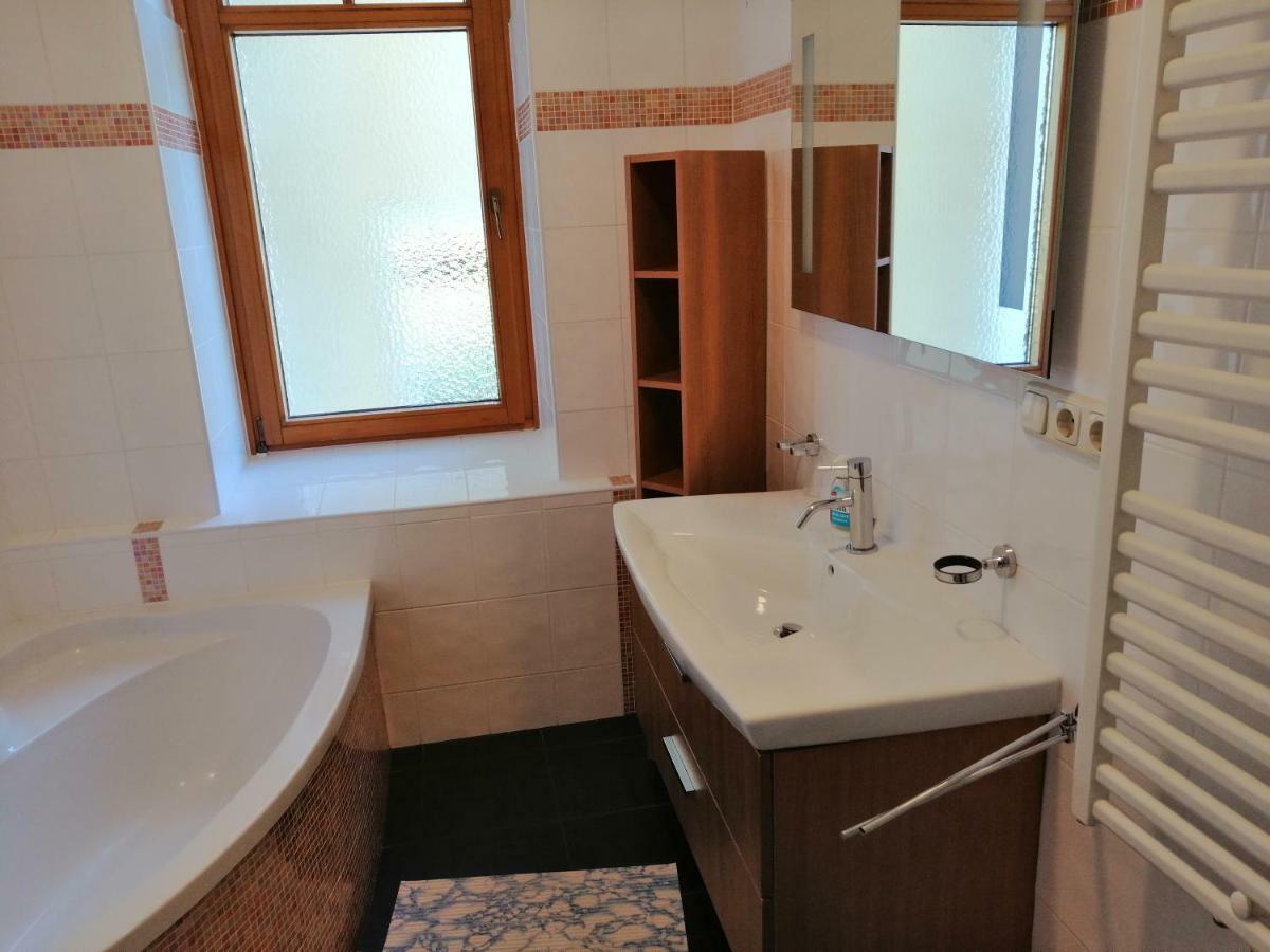 Luise Wehrenfennig & Haus Eva Hotel Бад Гойзерн Екстериор снимка